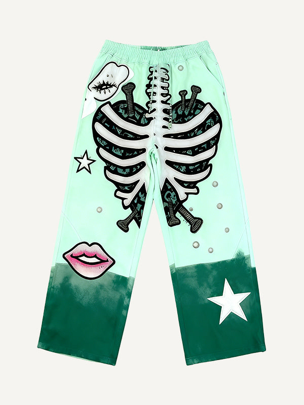 Cool Y2K print design must-have trousers for street style photos