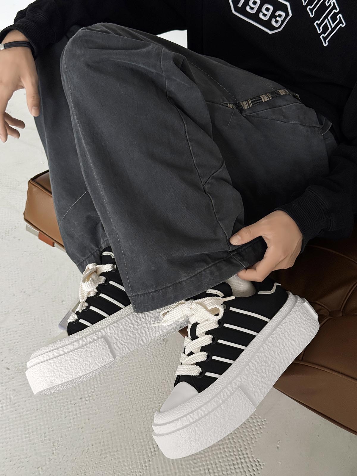 Round Toe Stripe Detail Platform Sneakers