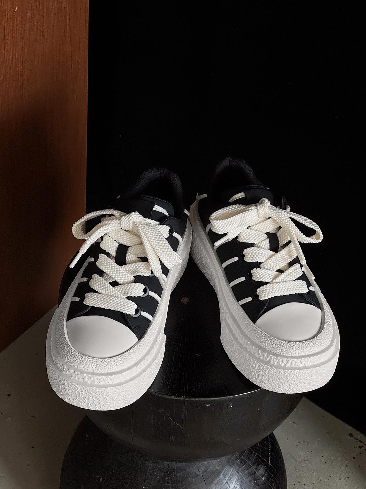 Round Toe Stripe Detail Platform Sneakers